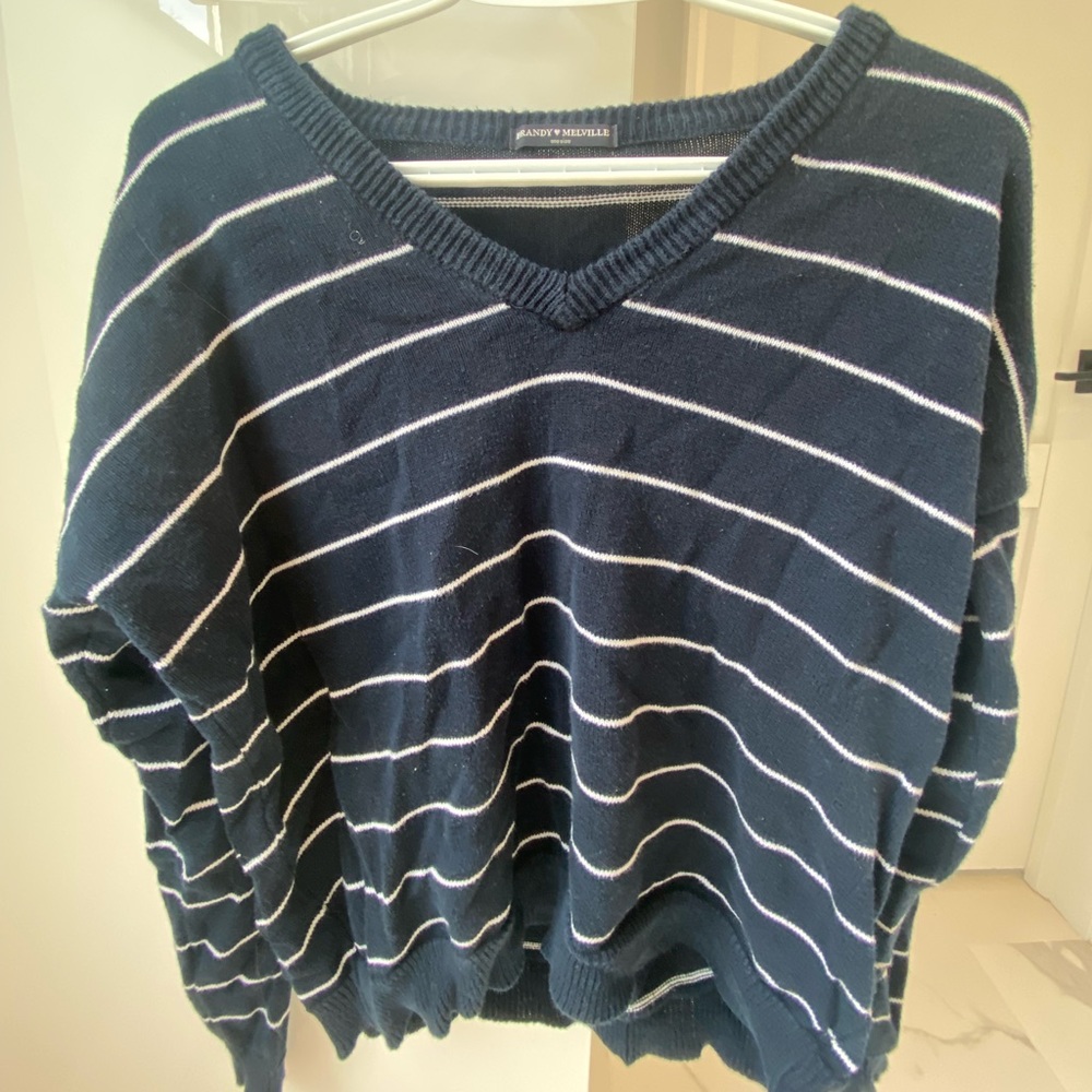 Brandy Melville Lance V-Neck pullover navy&white